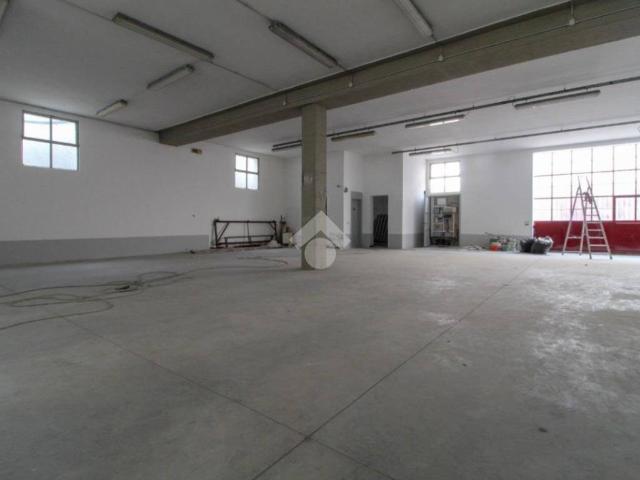 Locale Commerciale in affitto a Bedizzole, Lombardia