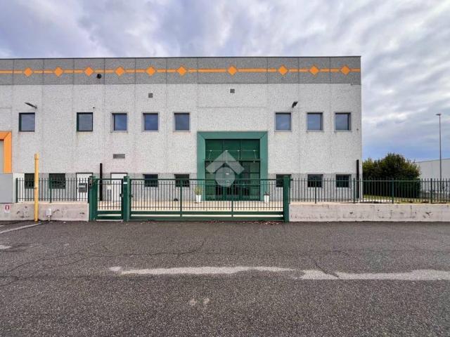 Locale Commerciale in affitto a Bedizzole, Lombardia