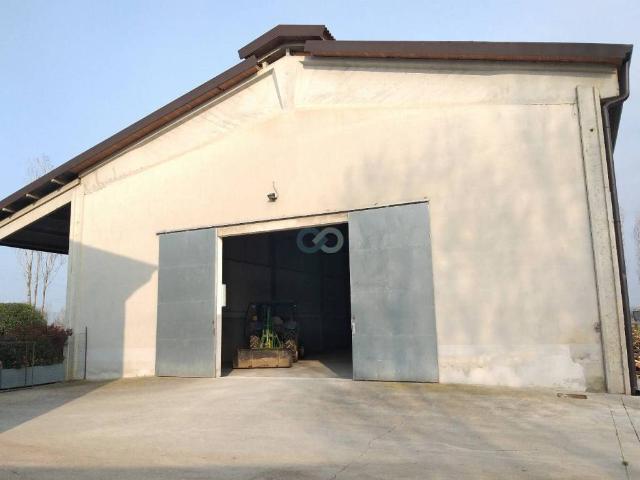 Locale Commerciale in affitto a Bedizzole, Lombardia