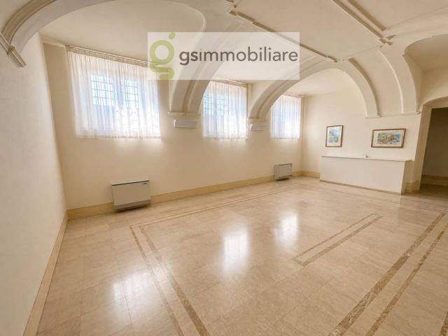 Locale Commerciale in affitto a Bedizzole, Lombardia