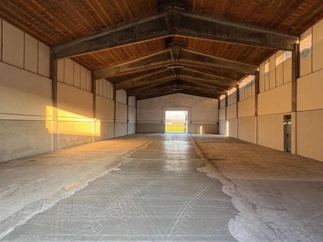 Locale Commerciale in affitto a Bedizzole, Lombardia