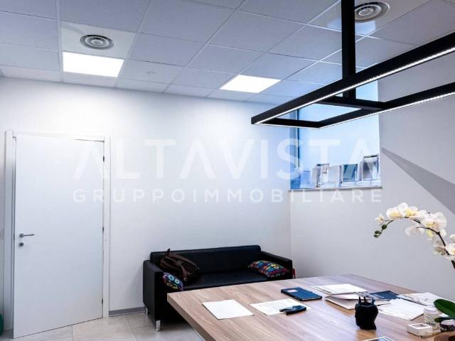 Locale Commerciale in affitto a Bolognina, Bedizzole