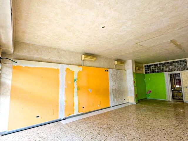 Locale Commerciale in affitto a Bedizzole, Lombardia