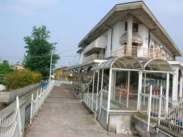 Locale Commerciale in affitto a Piemonte, Cuneo