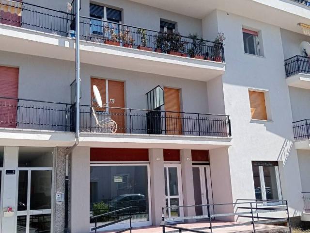 Locale Commerciale in affitto a Piemonte, Cuneo