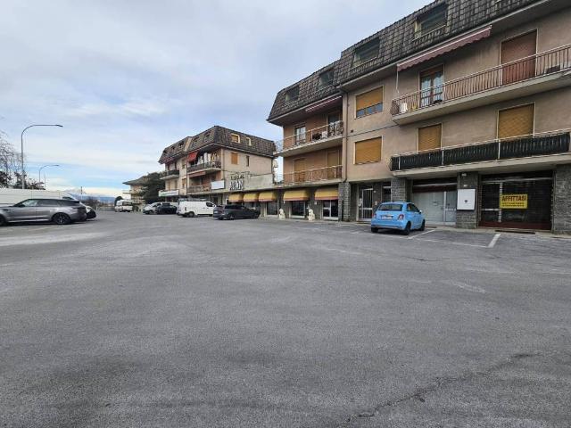 Locale Commerciale in affitto a Piemonte, Cuneo