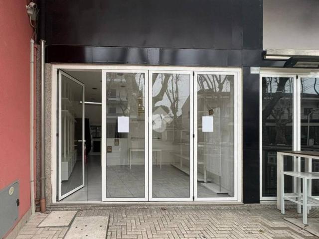 Locale Commerciale in affitto a Bellaria