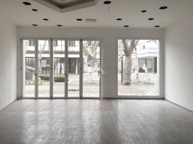 Locale Commerciale in affitto a Bellaria