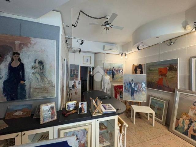 Locale Commerciale in affitto a Bellaria, Reggio Emilia