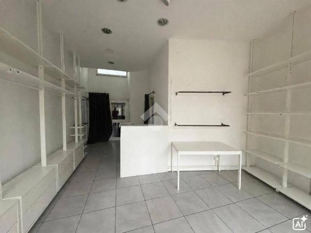 Locale Commerciale in affitto a Bellaria