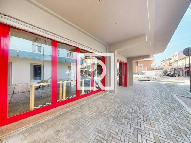 Locale Commerciale in affitto a Bellaria