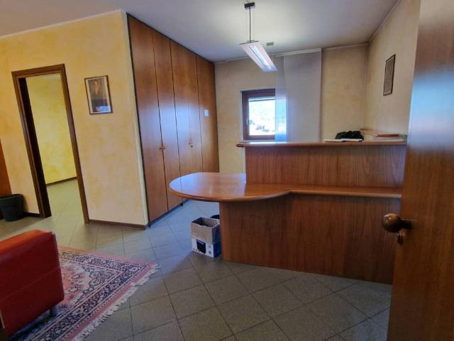 Locale Commerciale in affitto a Lambioi, Zoldo Alto