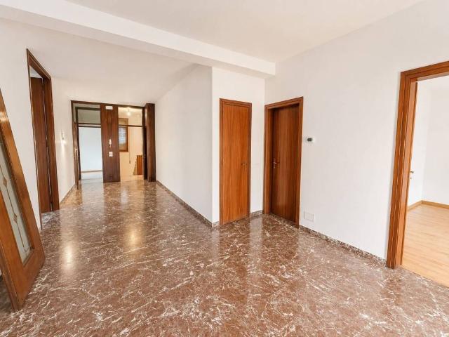 Locale Commerciale in affitto a Zoldo Alto, Veneto