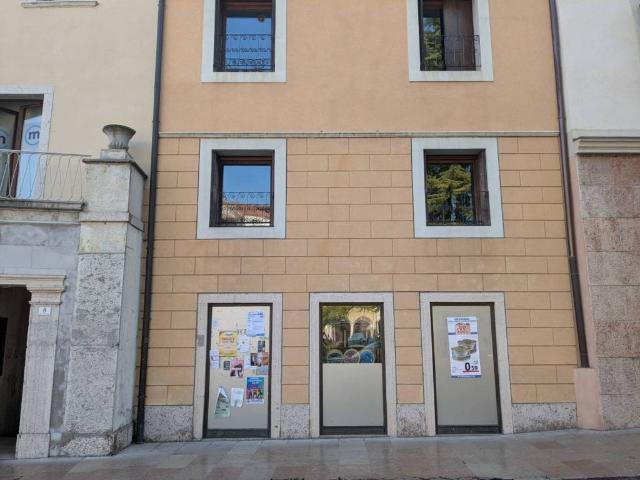 Locale Commerciale in affitto a Lambioi, Zoldo Alto