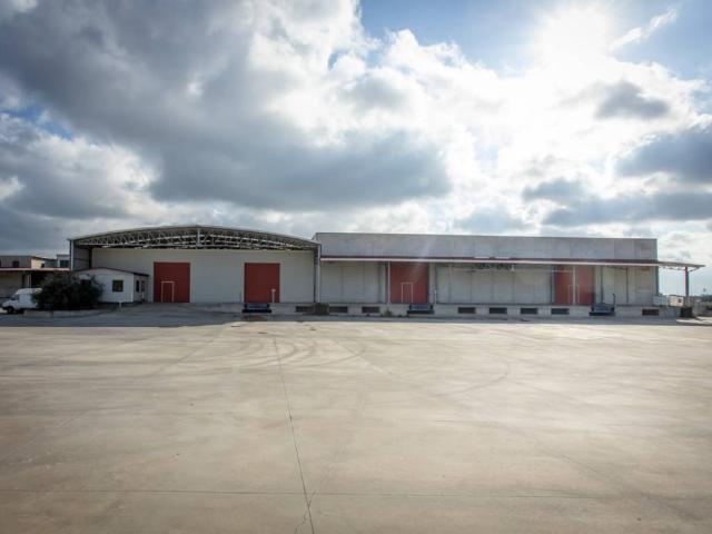 Locale Commerciale in vendita a Astrel, Belpasso