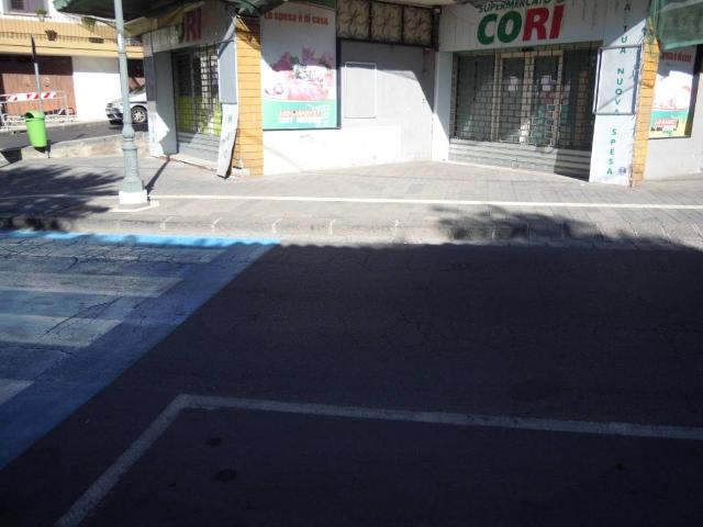 Locale Commerciale in affitto a Belpasso, Sicilia