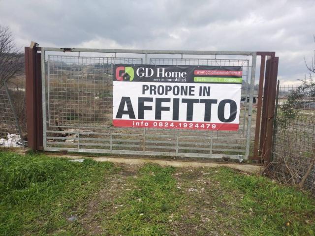 Locale Commerciale in affitto a Benevento, Campania