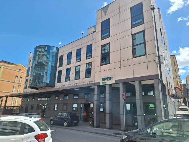 Locale Commerciale in affitto a Benevento, Campania