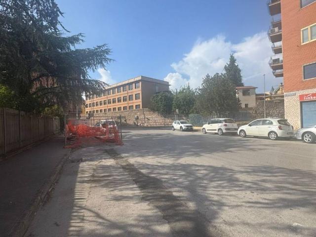 Locale Commerciale in affitto a Libertà, Benevento