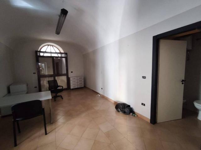 Locale Commerciale in affitto a Ponticelli, Benevento