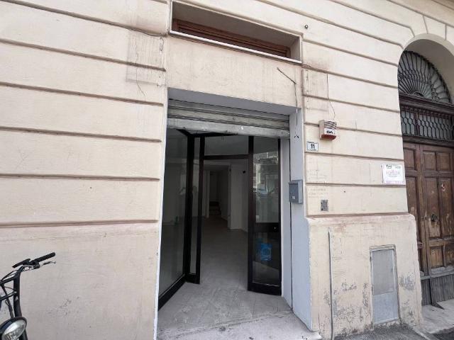 Locale Commerciale in affitto a Libertà, Benevento