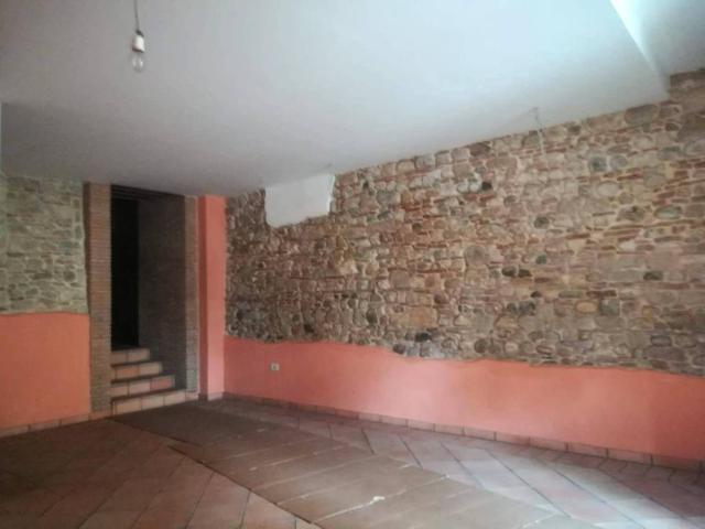 Locale Commerciale in affitto a Ponticelli, Benevento