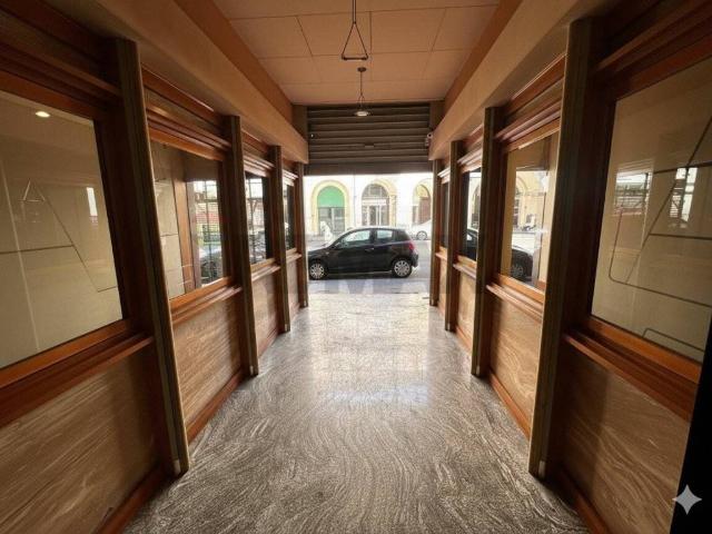 Locale Commerciale in affitto a Benevento, Campania