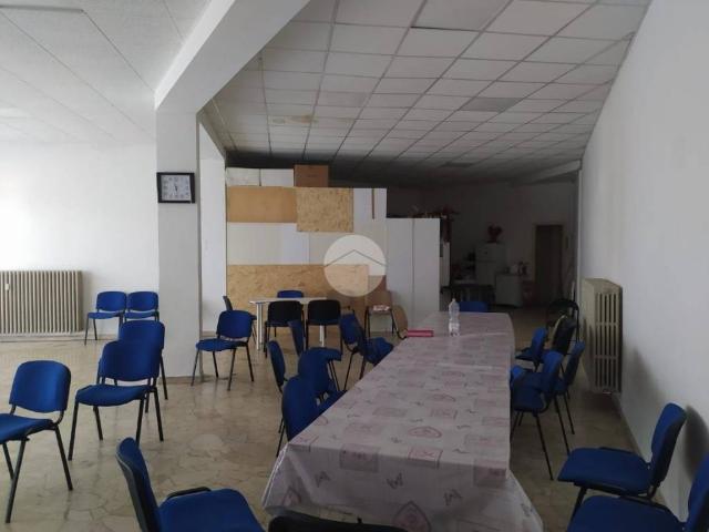 Locale Commerciale in affitto a Bergamo, Lombardia