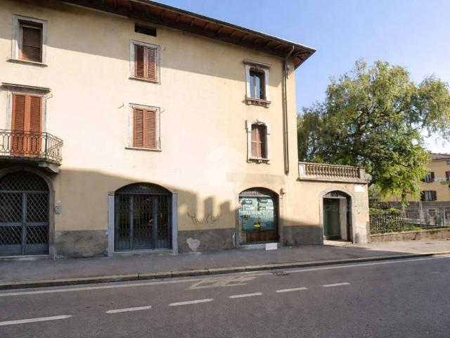 Locale Commerciale in affitto a Bergamo, Lombardia