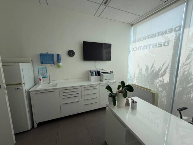 Locale Commerciale in affitto a Carnovali, Bergamo