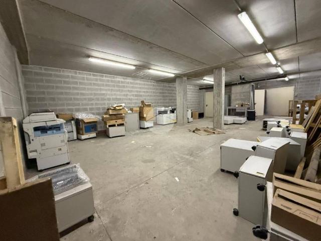 Locale Commerciale in affitto a Borgo Palazzo, Bergamo