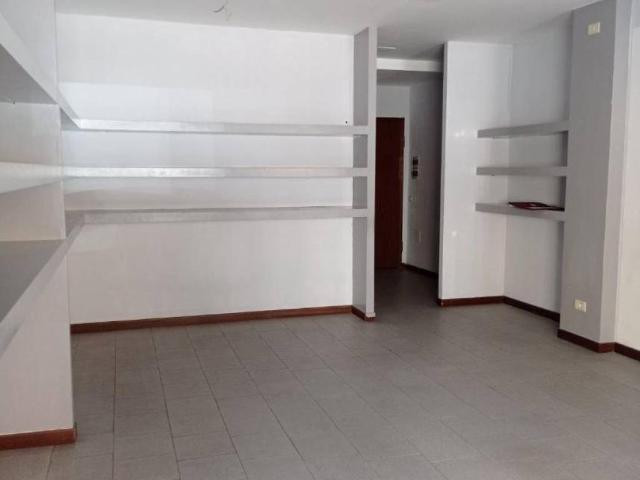 Locale Commerciale in affitto a Bergamo, Lombardia