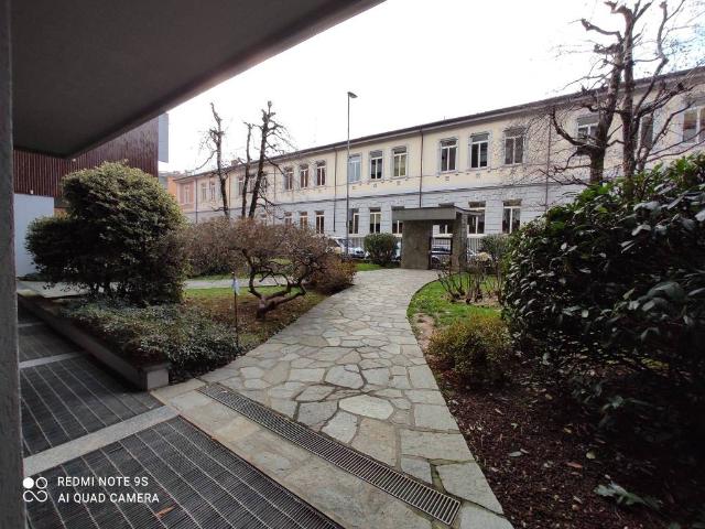 Locale Commerciale in affitto a Bergamo, Lombardia
