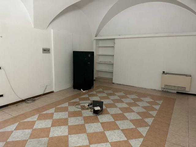 Locale Commerciale in affitto a Città Alta, Bergamo