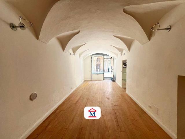 Locale Commerciale in affitto a Loreto, Bergamo