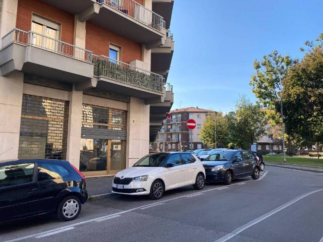 Locale Commerciale in affitto a Loreto, Bergamo