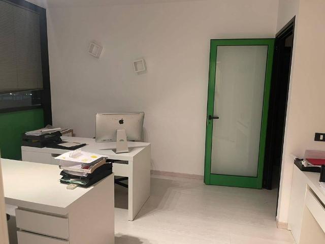 Locale Commerciale in affitto a Redona, Bergamo