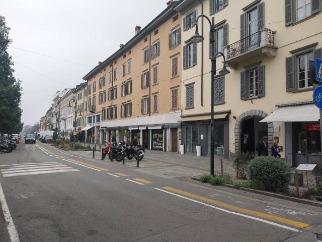 Locale Commerciale in affitto a Borgo Palazzo, Bergamo