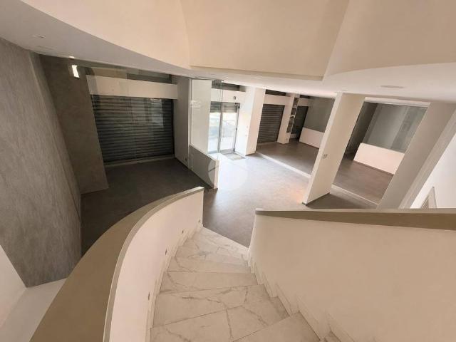 Locale Commerciale in affitto a San Tommaso, Bergamo