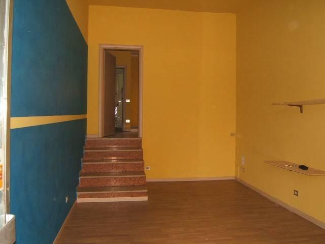 Locale Commerciale in affitto a Carnovali, Bergamo