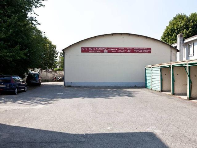 Locale Commerciale in affitto a Villanova, Bernareggio