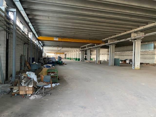 Locale Commerciale in affitto a Valle Guidino, Besana In Brianza