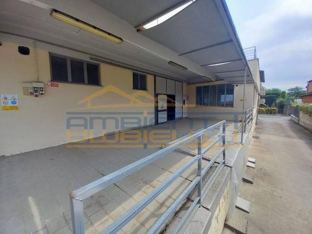 Locale Commerciale in affitto a Valle Guidino, Besana in Brianza