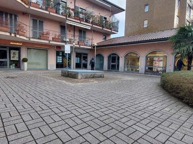 Locale Commerciale in affitto a Valle Guidino, Besana In Brianza
