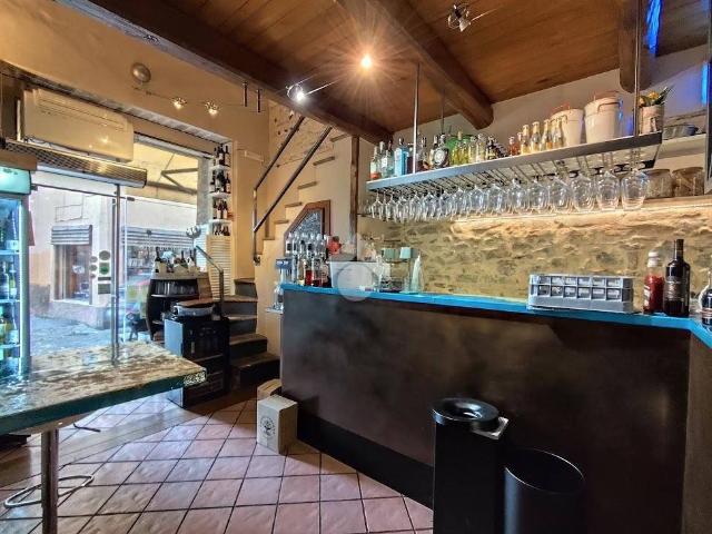 Locale Commerciale in affitto a Bevagna, Perugia