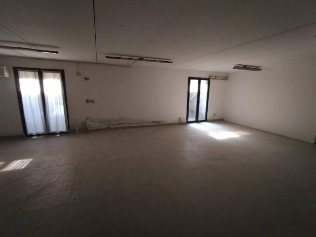 Locale Commerciale in affitto a Biassono, Lombardia