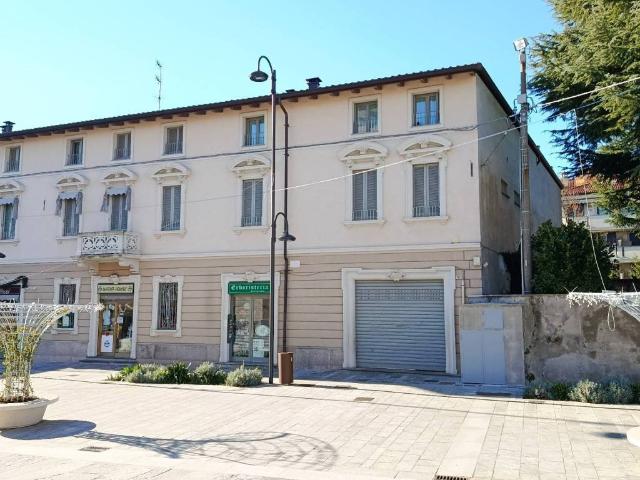 Locale Commerciale in affitto a Biassono, Lombardia