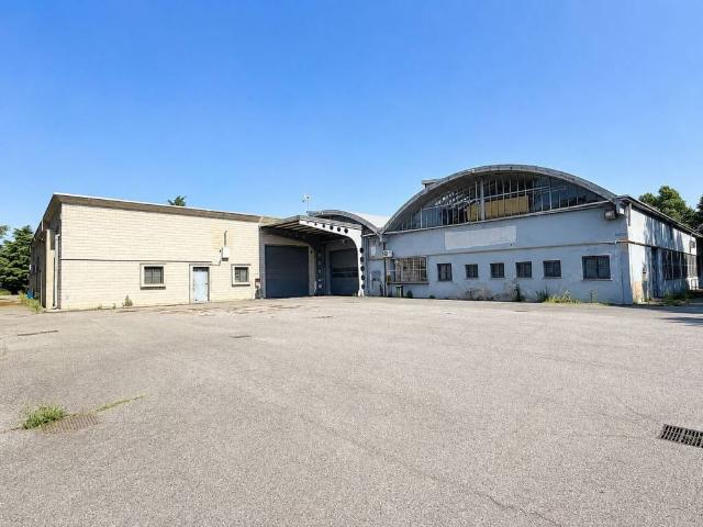 Locale Commerciale in affitto a Biassono, Lombardia