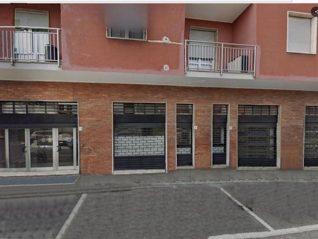 Locale Commerciale in affitto a Biassono