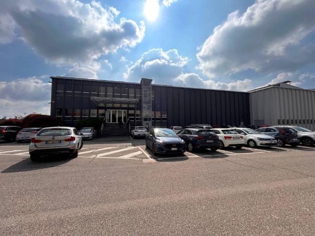 Locale Commerciale in affitto a Biassono, Lombardia